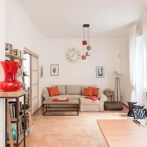 Washington Cosy And Comfortable Milano