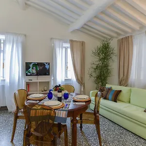 Apartment Dreaming Leonardo