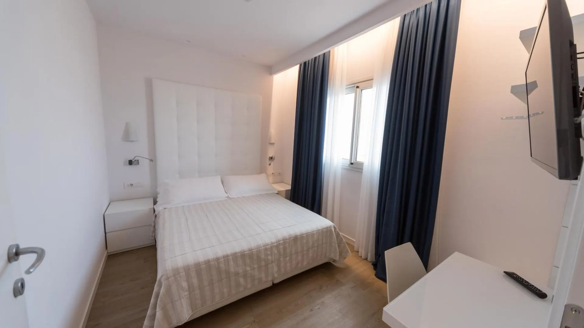 Hotel Fedora Riccione 3*,